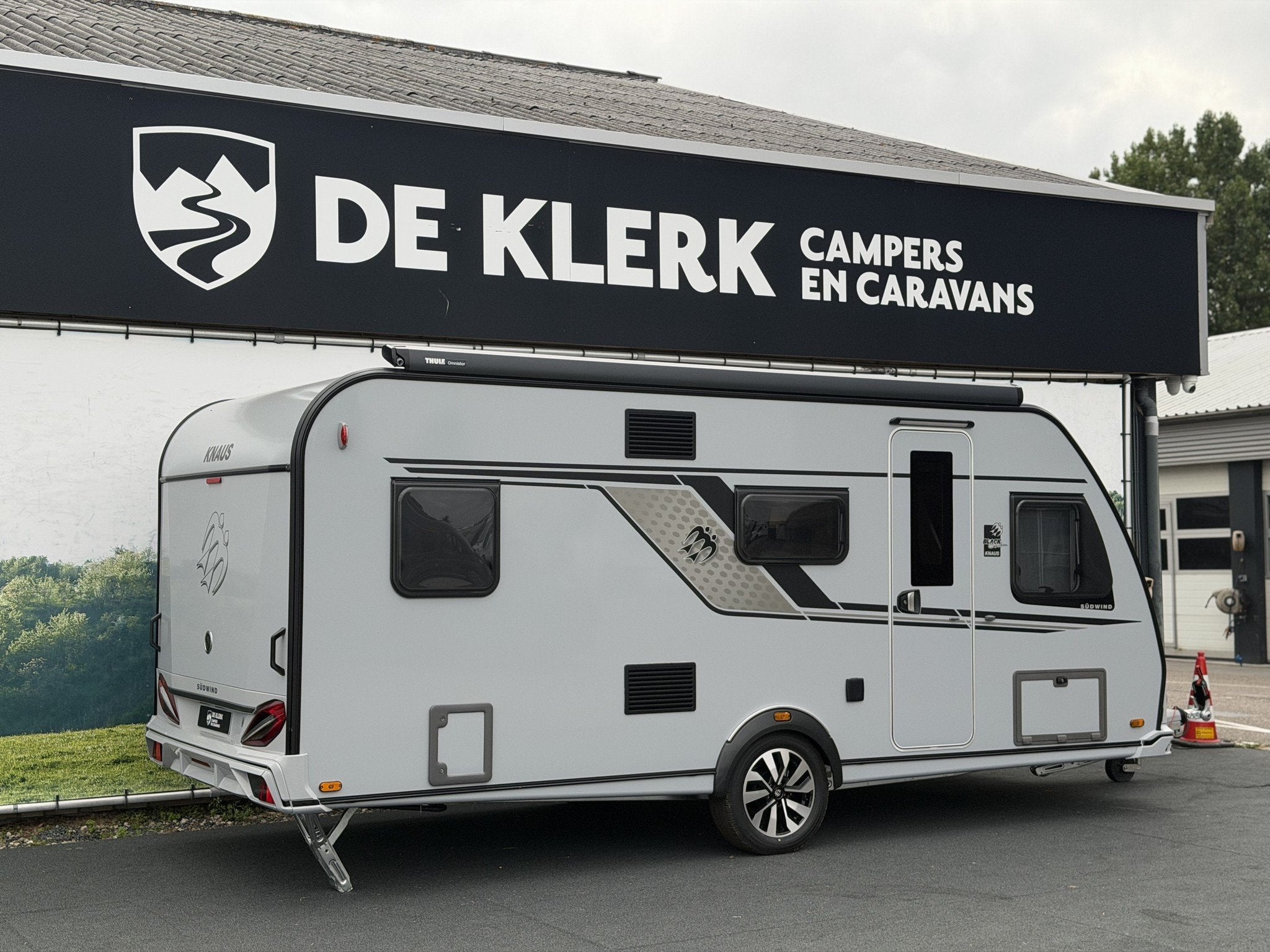 Knaus SUDWIND 500 QDK BlackSelection Campovolo grey / 50% de, Caravans en Kamperen, 7 tot 8 meter, Bedrijf, Info@deklerkcaravans.nl
