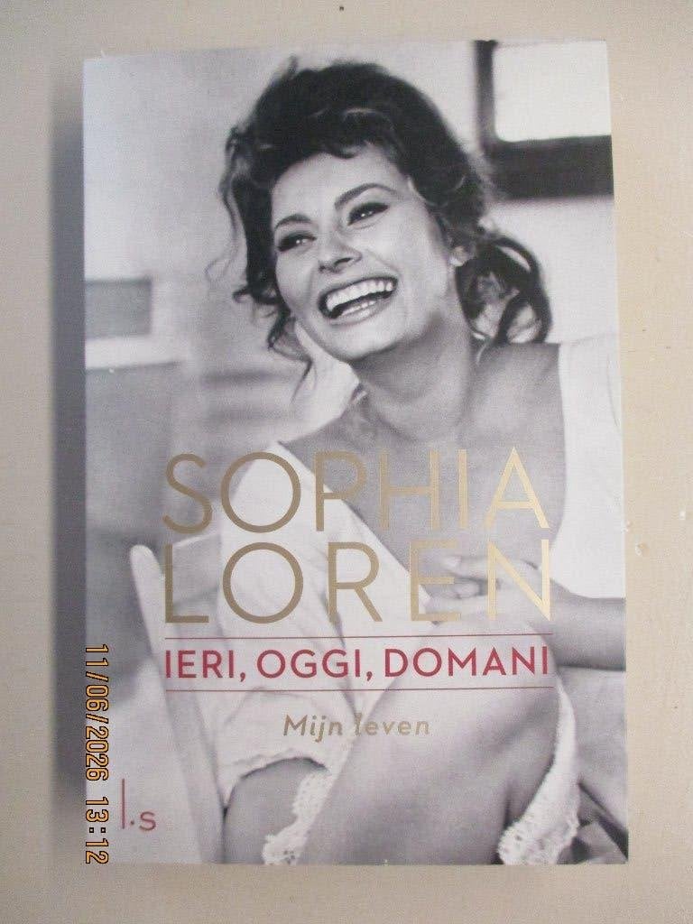 biografie Sophia Loren -Ieri,Oggi,Domani. Mijn leven., Ophalen of Verzenden, Zo goed als nieuw, Film, Tv en Media