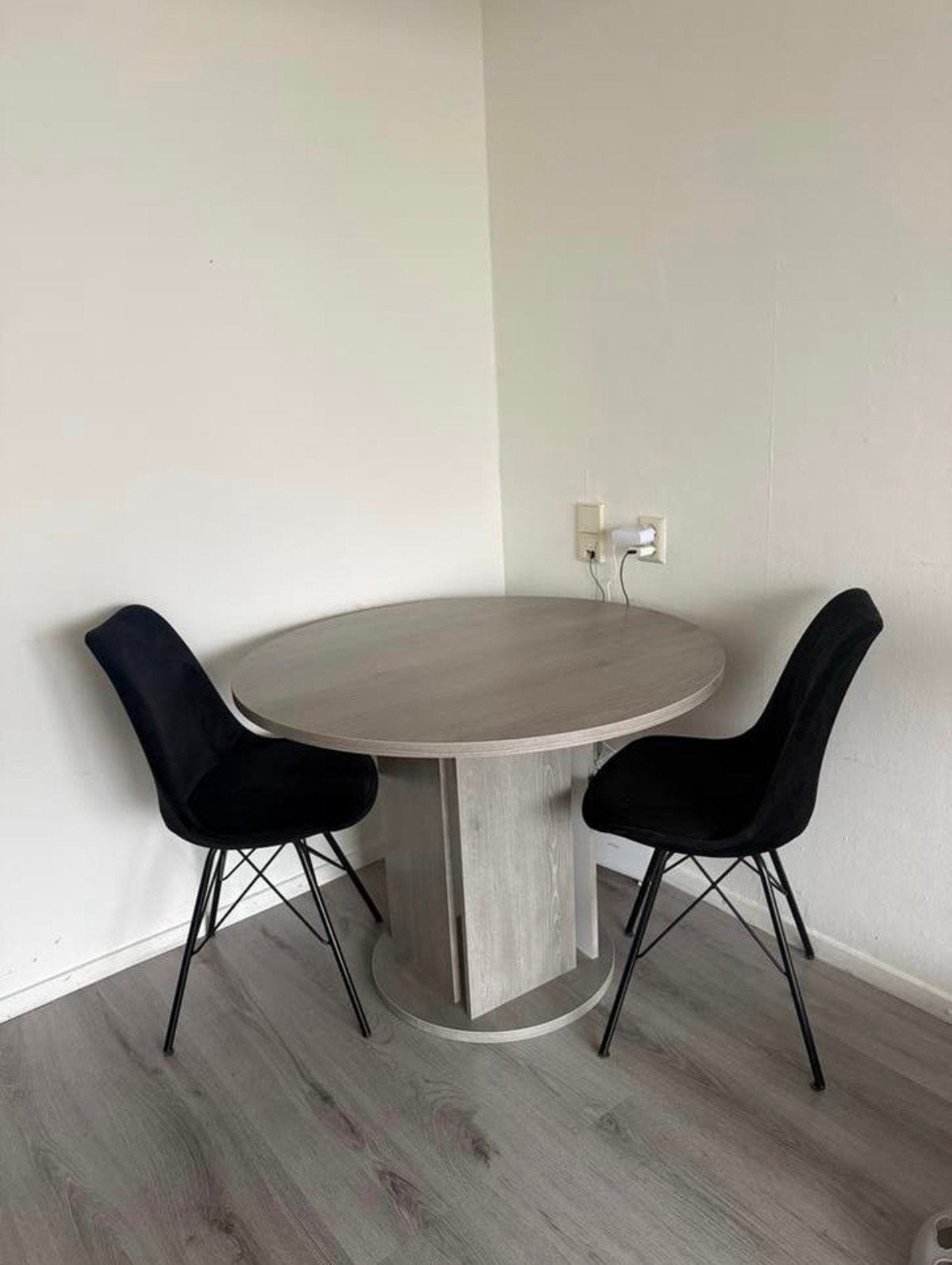 Ronde eetkamertafel met stoelen, Ophalen, 100 tot 150 cm, Rond, Zo goed als nieuw