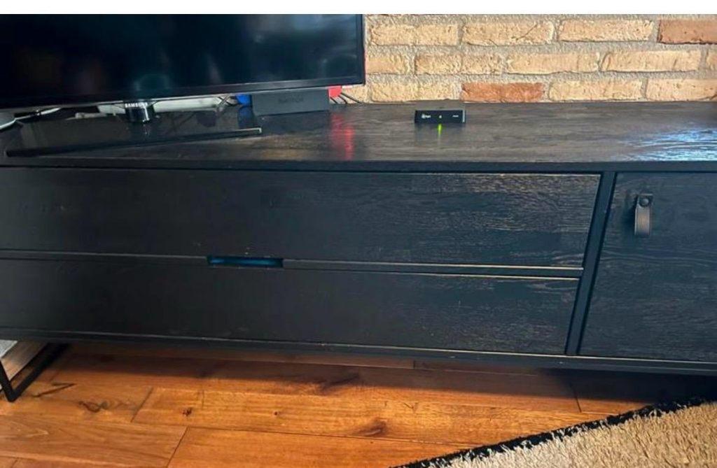 Stijlvol Wood Silas TV Meubel -Essen Blacknight 180cm €100,-, Ophalen, Gebruikt, 150 tot 200 cm, Minder dan 100 cm
