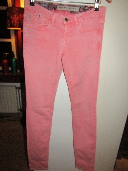 D1662 Dept Denim Department mt W27 jeans skinny roze, Kleding | Dames, Overige kleuren, Verzenden, Zo goed als nieuw, W27 (confectie 34) of kleiner