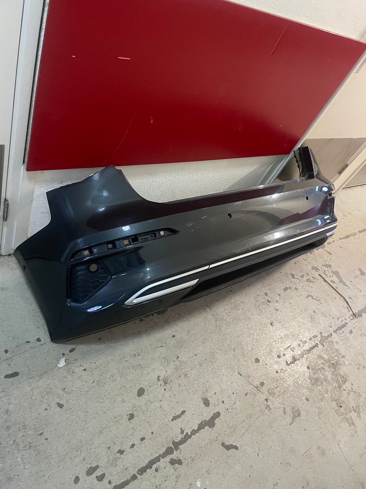 Achterbumper Audi A3 8Y MOET WEG, Gebruikt, Ophalen of Verzenden, Achter, Audi