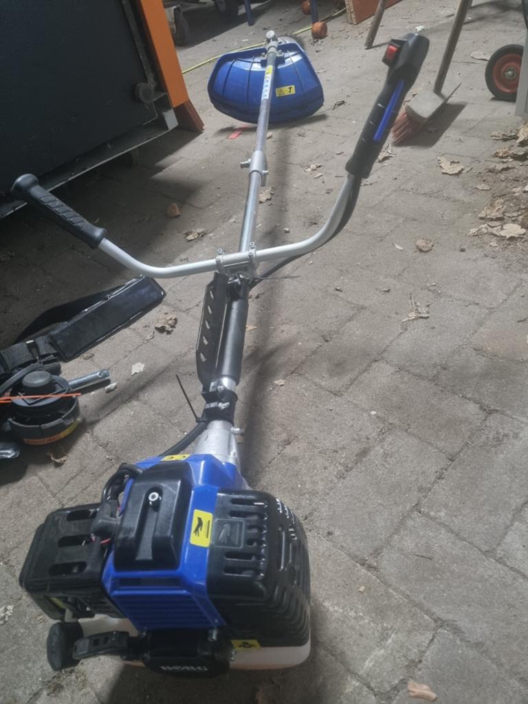 Borg Benzine Bosmaaier met Borstel en Draadkop, Tuin en Terras, Bosmaaiers, Ophalen
