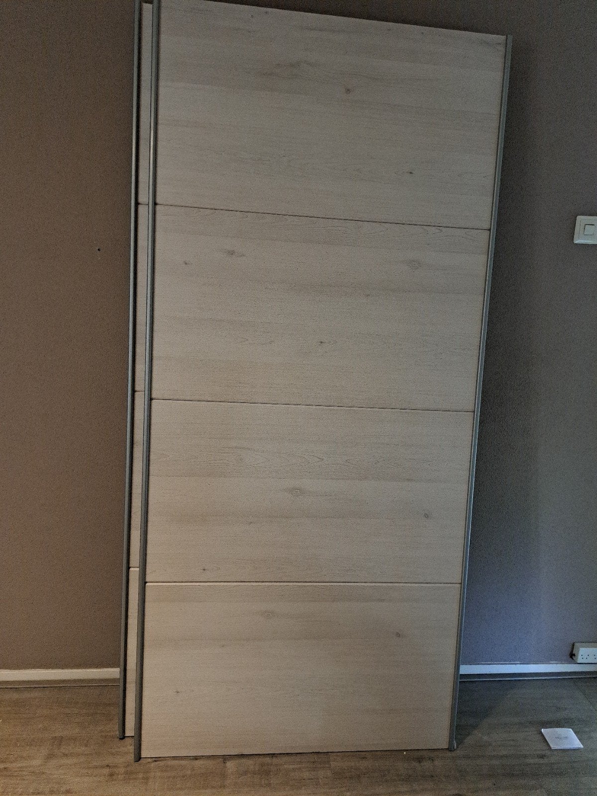 Moderne schuifdeur in lichte houtlook, Doe-het-zelf en Verbouw, Deuren en Horren, Ophalen, Gebruikt, 80 tot 100 cm, Binnendeur