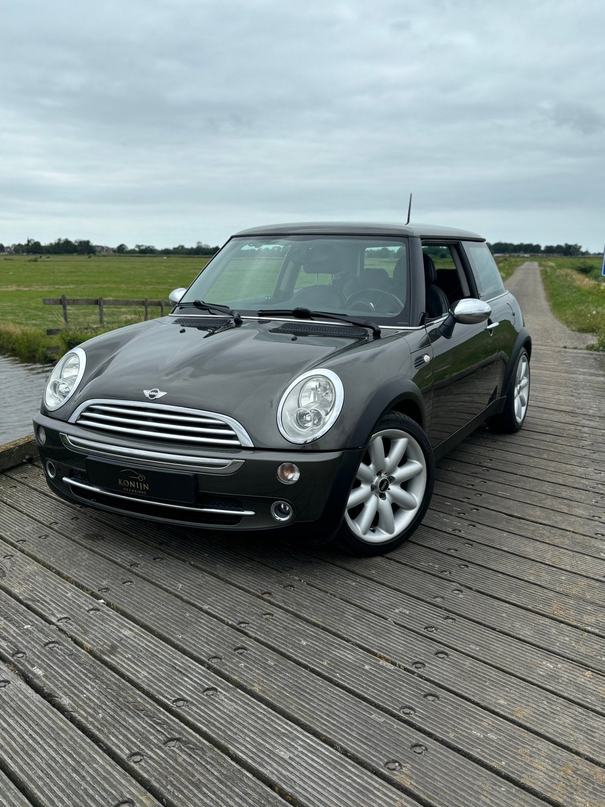 Mini One 1.6 Park Lane Edition | Climate | Nieuwe APK, Voorwielaandrijving, 15 km/l, Zwart, 4 cilinders