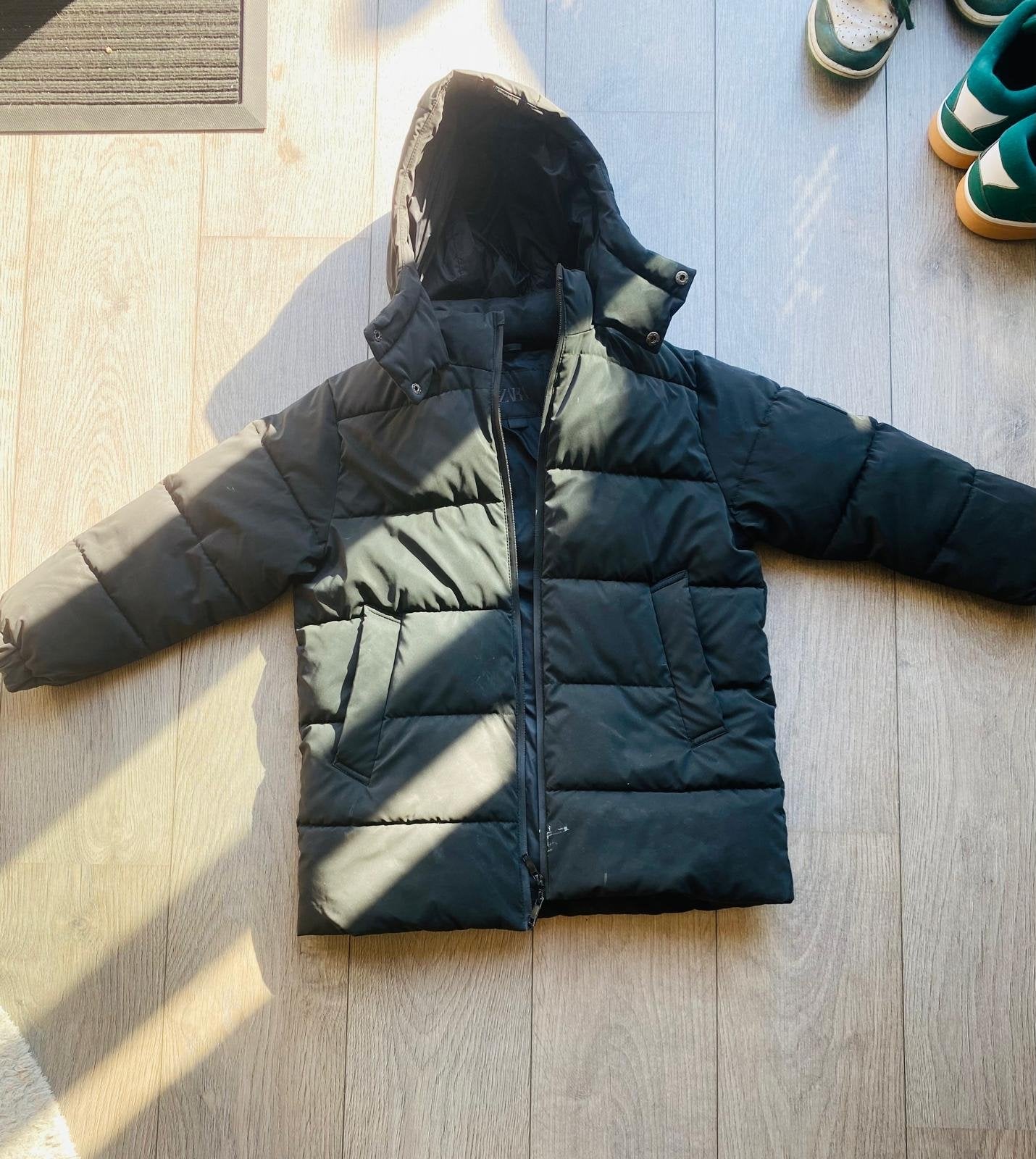 Zwarte winterjas Zara, maat 128 (7-8 jaar), Ophalen, Gebruikt, Jongen of Meisje, Jas