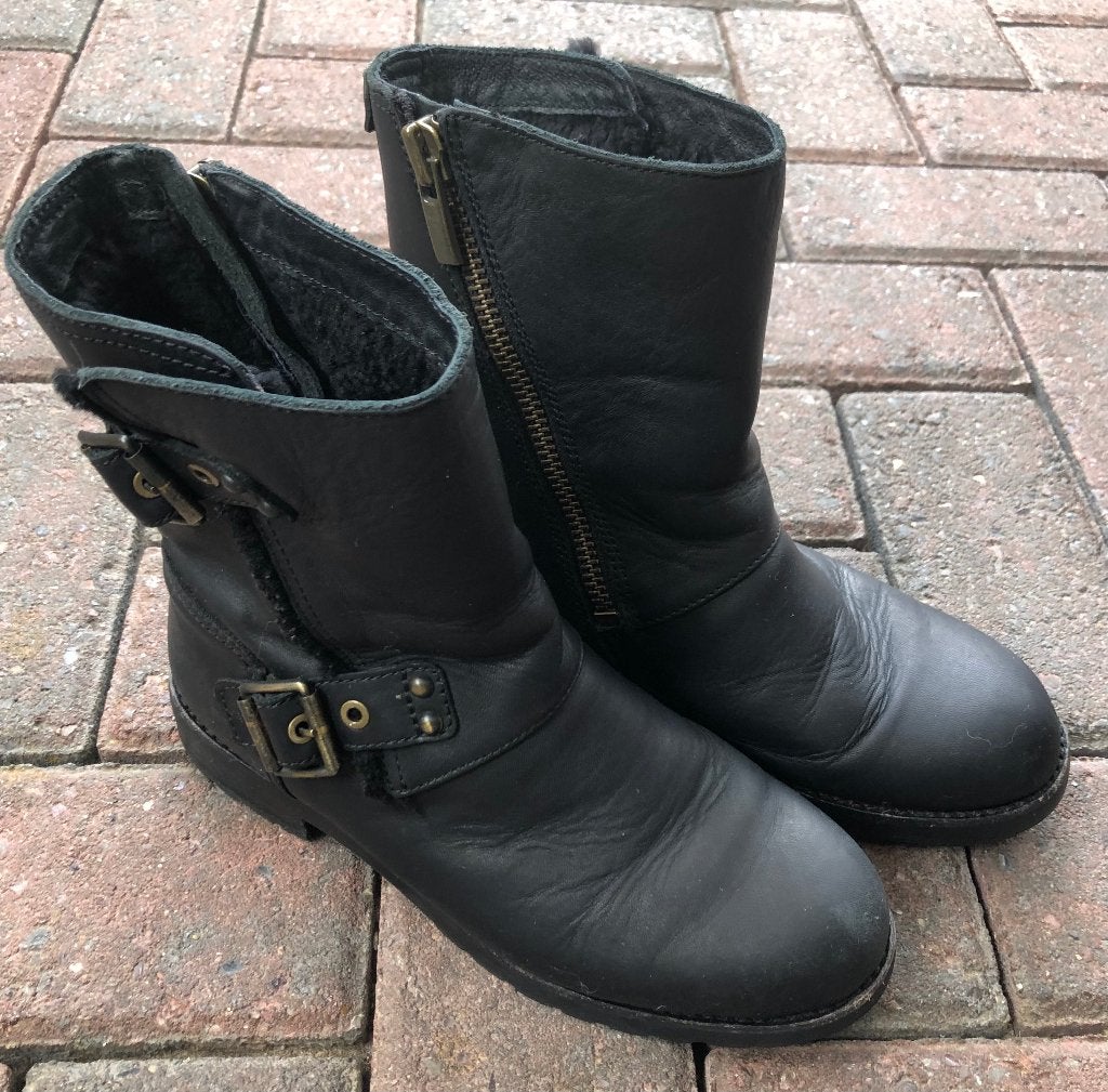 stoere Uggs laarzen maat 38, Kleding | Dames, Zwart, Lage of Enkellaarzen, Ophalen of Verzenden, Zo goed als nieuw