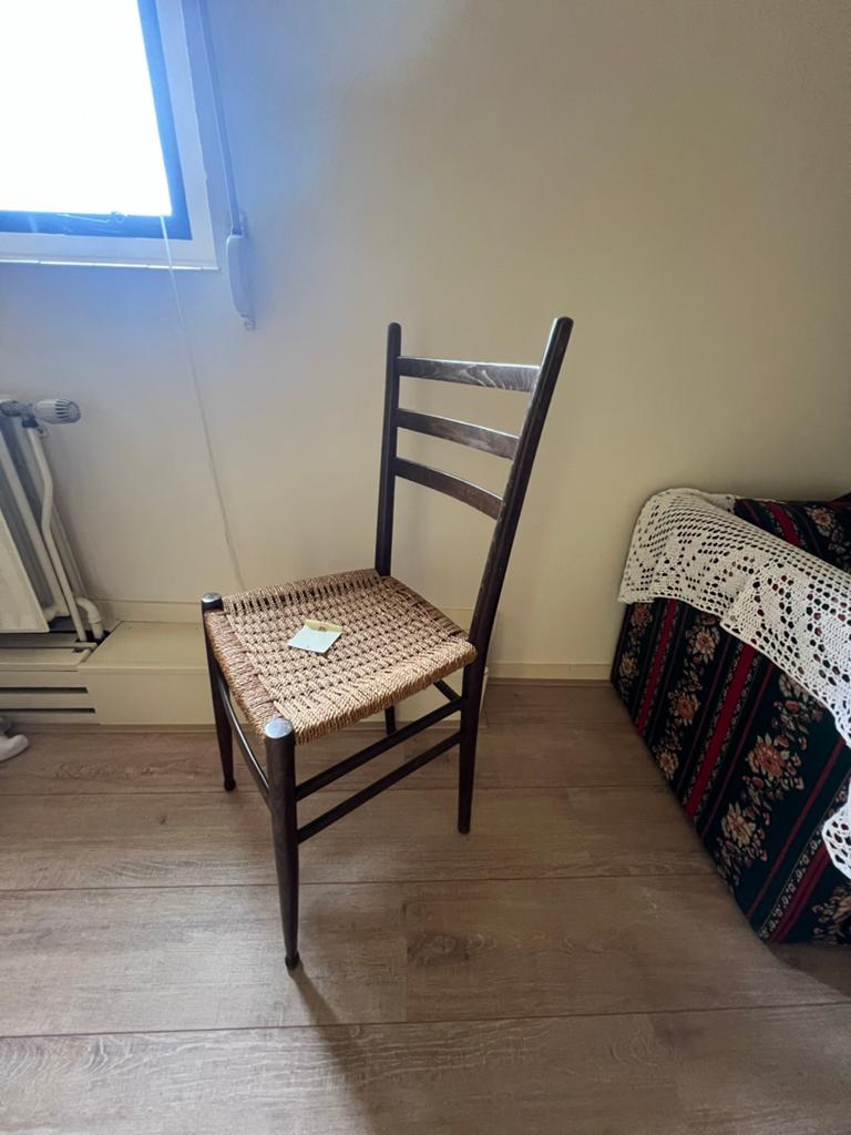Vintage houten stoel met rieten zitting, Antiek en Kunst, Antiek | Meubels | Stoelen en Banken, Ophalen