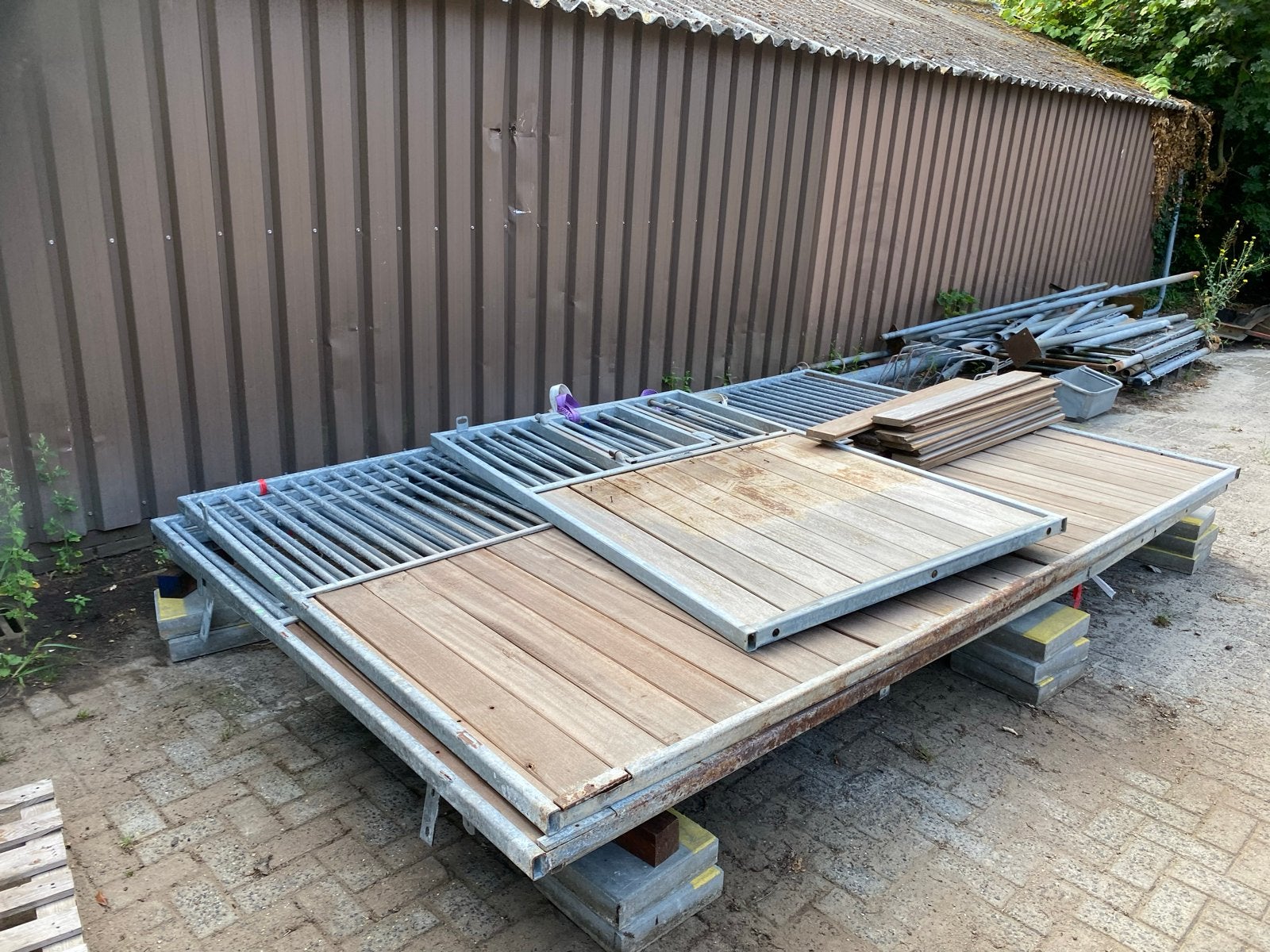 Praadenbox corton schuifbaar, Ophalen