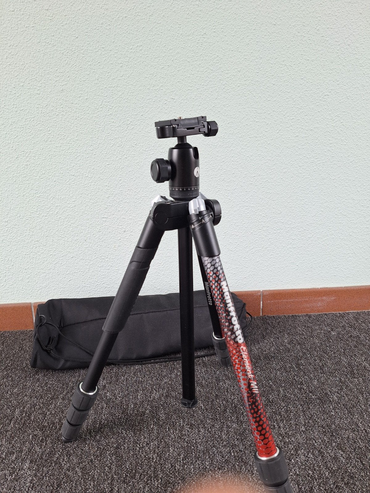 Manfrotto Element MII Statief - Topconditie met draagtas, Met balhoofd, Zo goed als nieuw, 150 tot 175 cm, Manfrotto