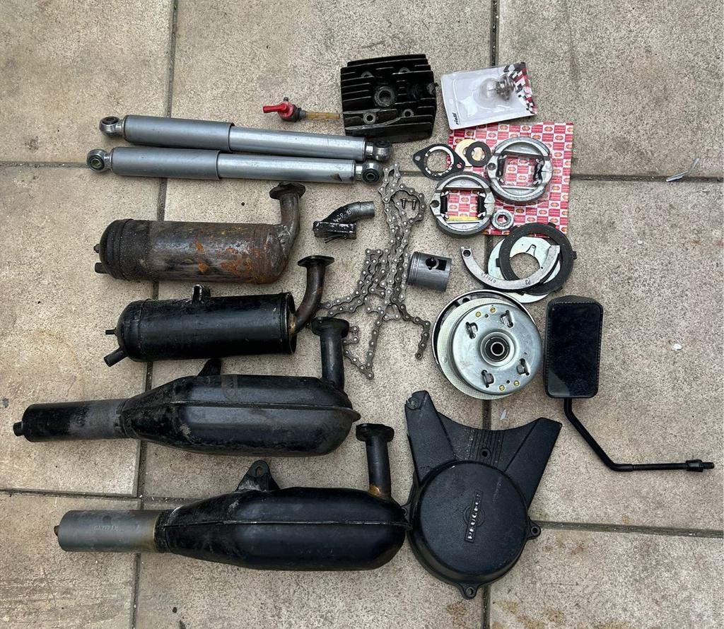 Peugeot 103 lot - Uitlaten, schokdempers, motoronderd, Ophalen, Gebruikt, Cilinder