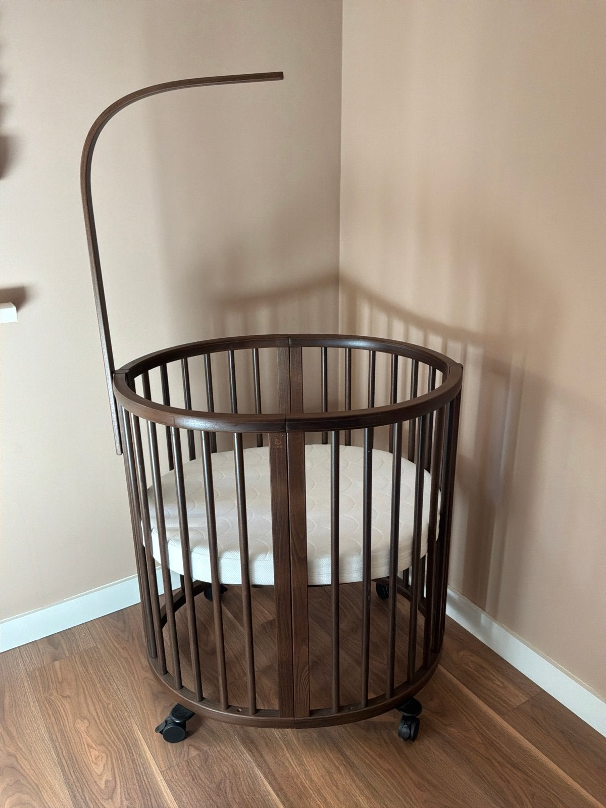 Stokke Sleepi Mini Wieg Compleet - Zo goed als nieuw, Kinderen en Baby's, Ophalen, Zo goed als nieuw, Wieg
