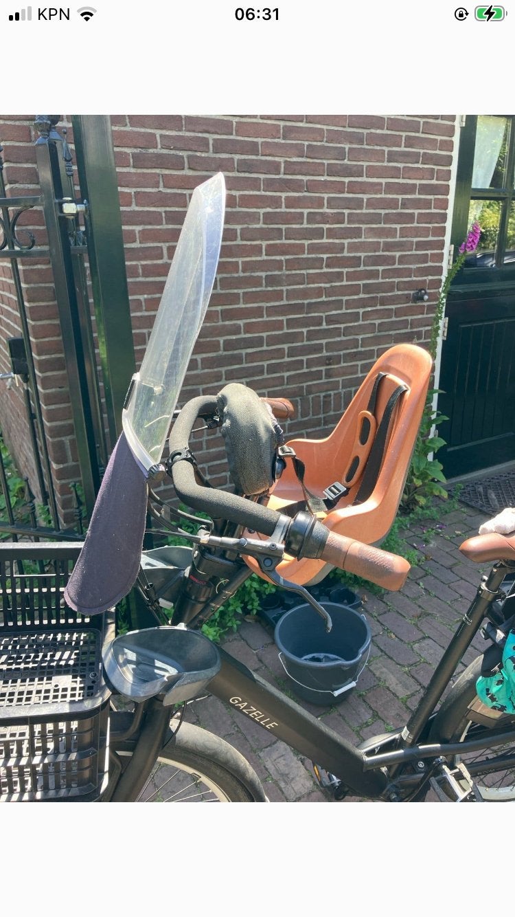 Bobike voorzitje met windscherm en extra adapter, Ophalen of Verzenden, Gebruikt, Voorzitje