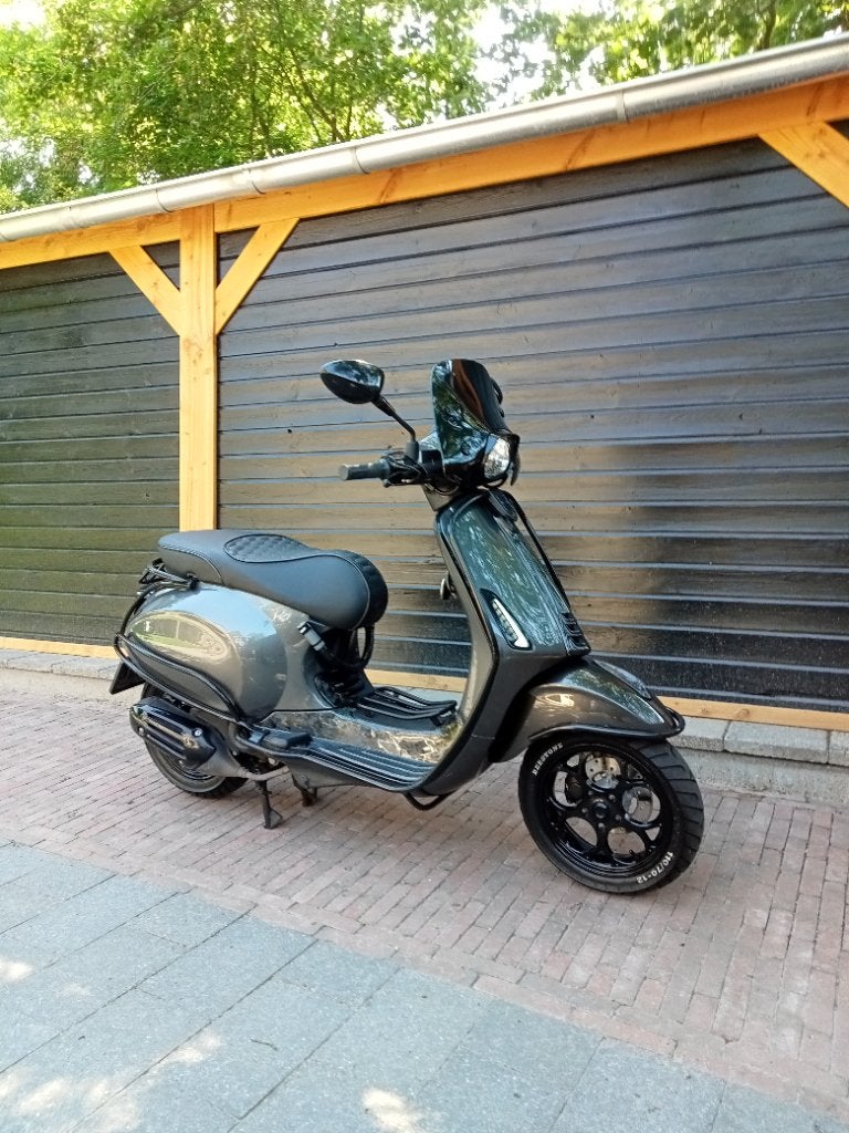 Vespa Sprint S Agaat grijs, Fietsen en Brommers, Scooters | Vespa, Ophalen, Maximaal 45 km/u, Zo goed als nieuw, Benzine