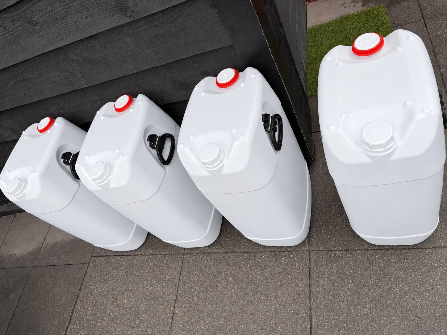 Jerrycans Vaten Tonnen van 60 liter UN Gekeurd., 150 liter of meer, Ophalen, Zo goed als nieuw