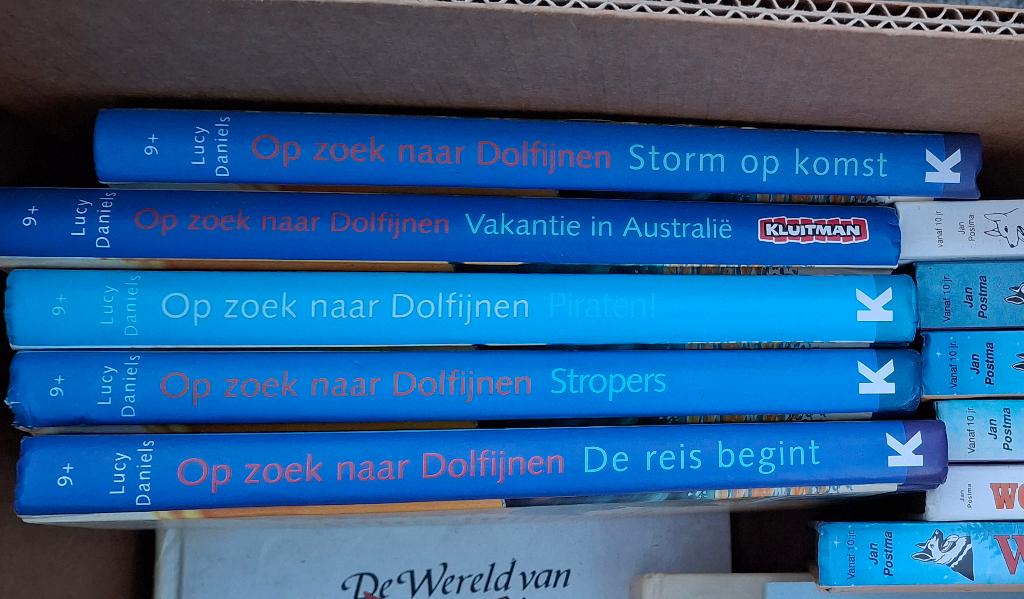 Op zoek naar Dolfijnen, Boeken, Verzenden, Zo goed als nieuw, Fictie algemeen