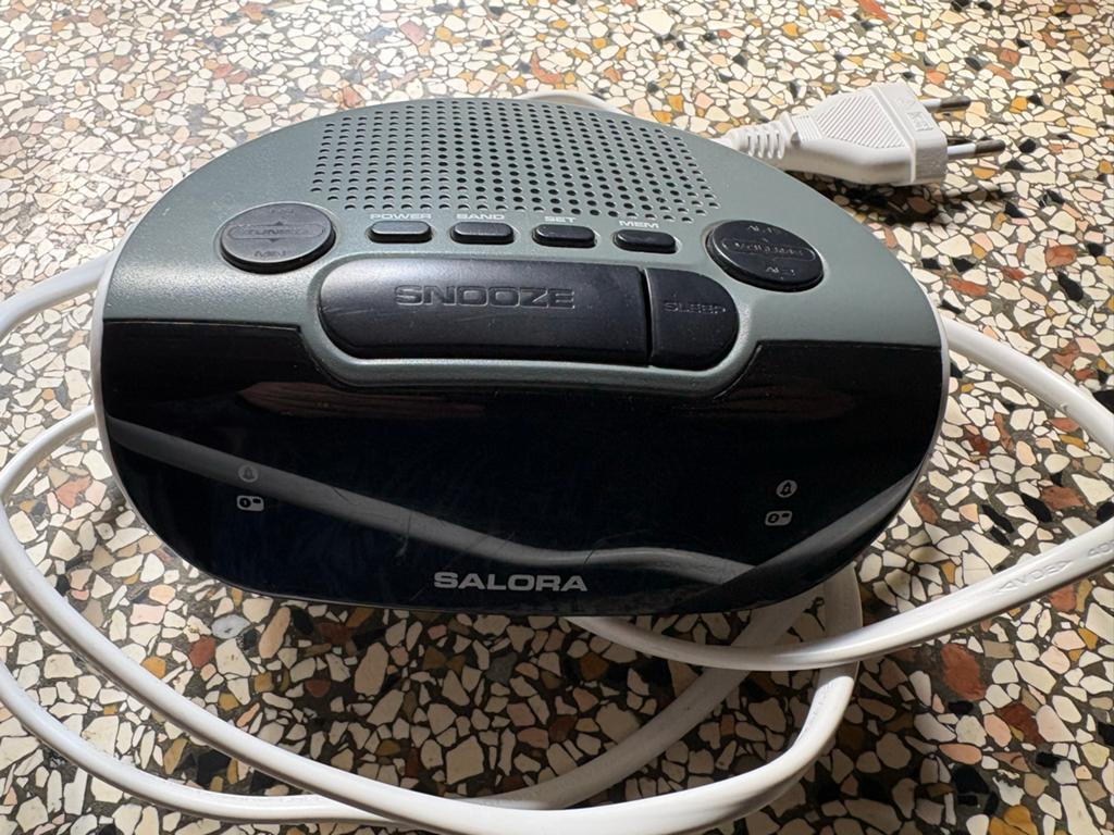 Salora Wekkerradio - Grijs/Zwart, Witgoed en Apparatuur, Wekkers, Ophalen of Verzenden, Gebruikt, Digitaal