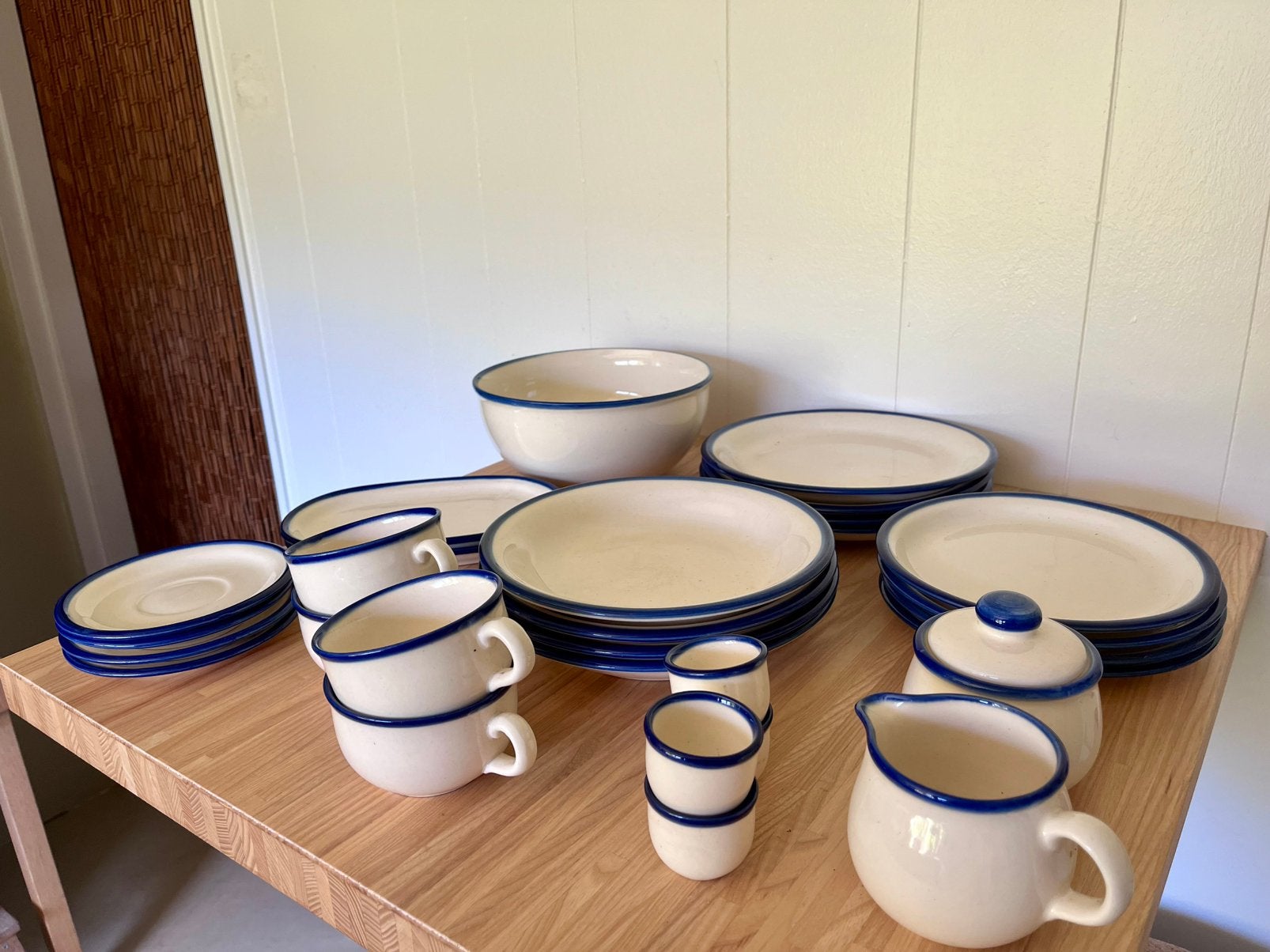 Compleet servies 4 personen, wit met blauw randje, Ophalen, Zo goed als nieuw, Bord(en), Overige stijlen