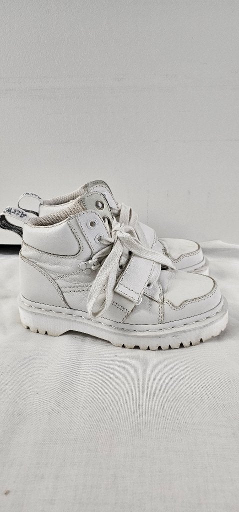 Witte Dr. Martens sneakers maat 37 (22725), Kleding | Dames, Schoenen, Wit, Ophalen of Verzenden, Gedragen, Sneakers of Gympen