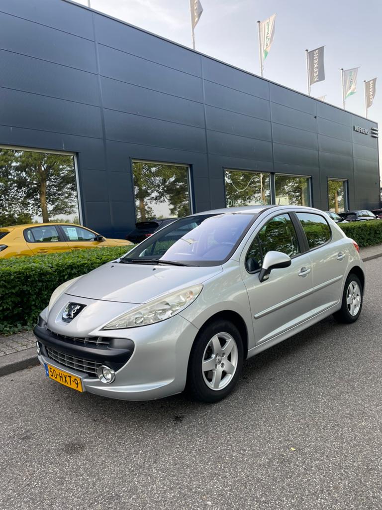 Peugeot 207 1.4 VTI 16V 5DRS 2009, Auto's, Voorwielaandrijving, 1145 kg, Zwart, Overige bekleding