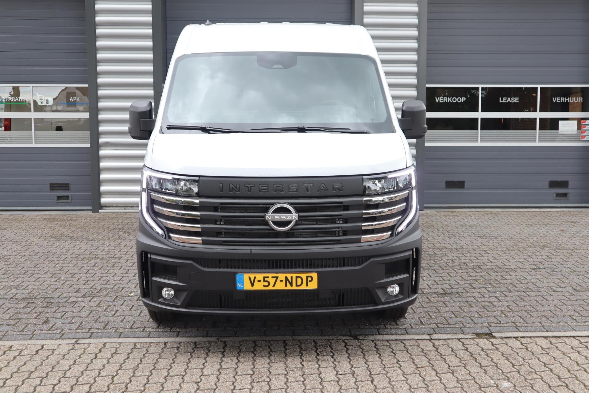 Nissan INTERSTAR 3.5T 130PK N-Connecta L2H2 BPM VRIJ dealer, Gebruikt, 4 cilinders, 2500 kg, Wit