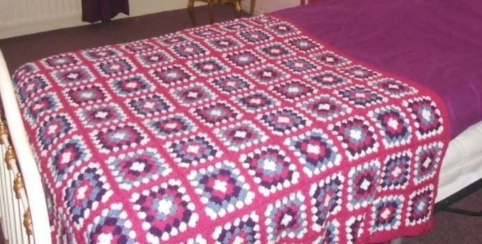 Deken Gehaakt Roze Paars Wit granny squares, Acryl, Nieuw, 185 cm, 155 cm