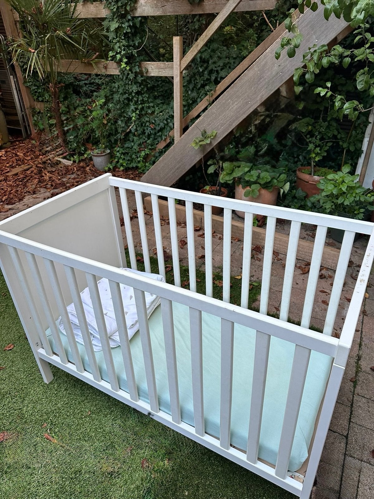Wit babybedje zonder matras - gratis, Ophalen, Wit, Zo goed als nieuw, Hout