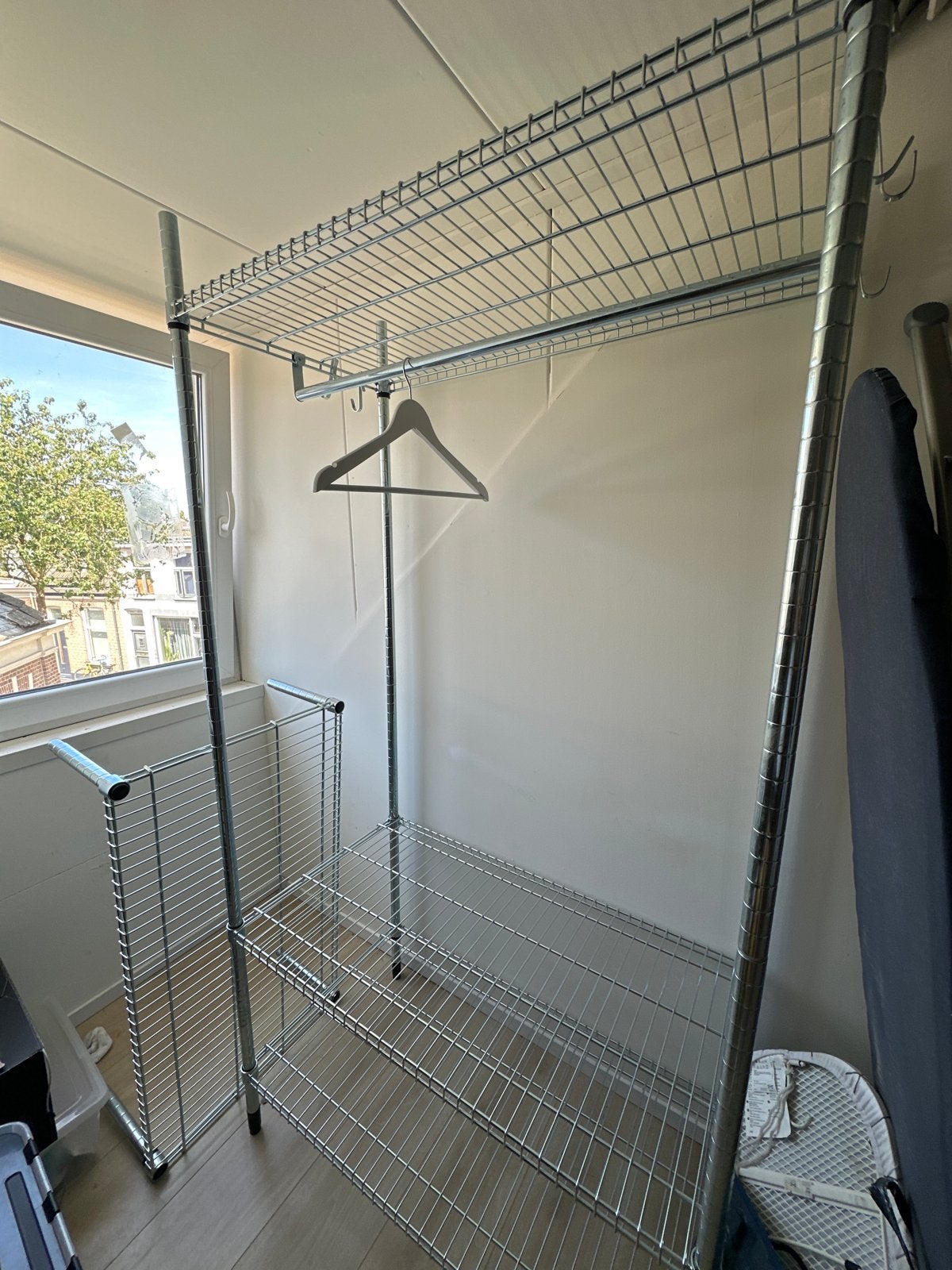 kledingrek met planken - Metaal, Huis en Inrichting, Kasten | Kledingkasten, Ophalen, Met plank(en), 100 tot 150 cm, Zo goed als nieuw