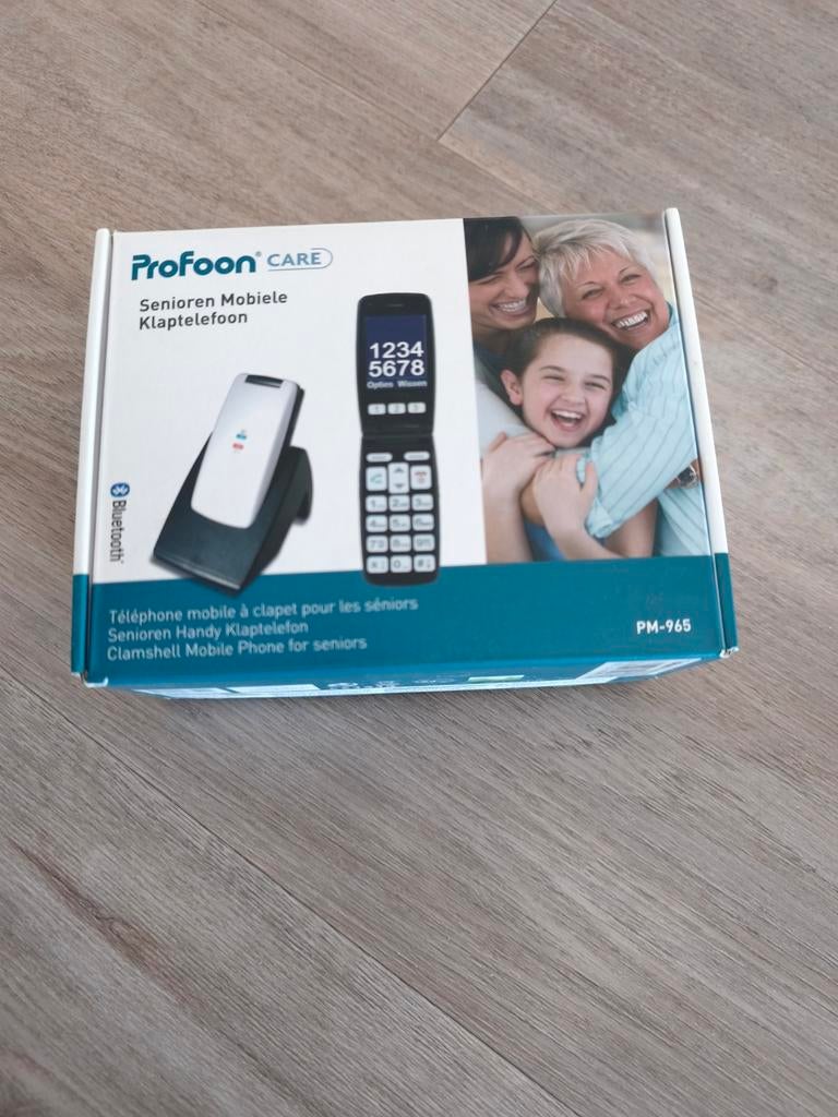 Profoon CARE Senioren Mobiele Klaptelefoon PM-965 Nieuw, Nieuw, Inklapmodel, Ophalen of Verzenden, Minder dan 3 megapixel