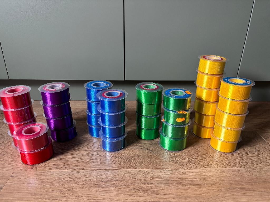Satijnlint - verschillende kleuren rollen 3.8/4cm x 22.8m, Hobby en Vrije tijd, Naaien en Fournituren, Ophalen of Verzenden, Nieuw
