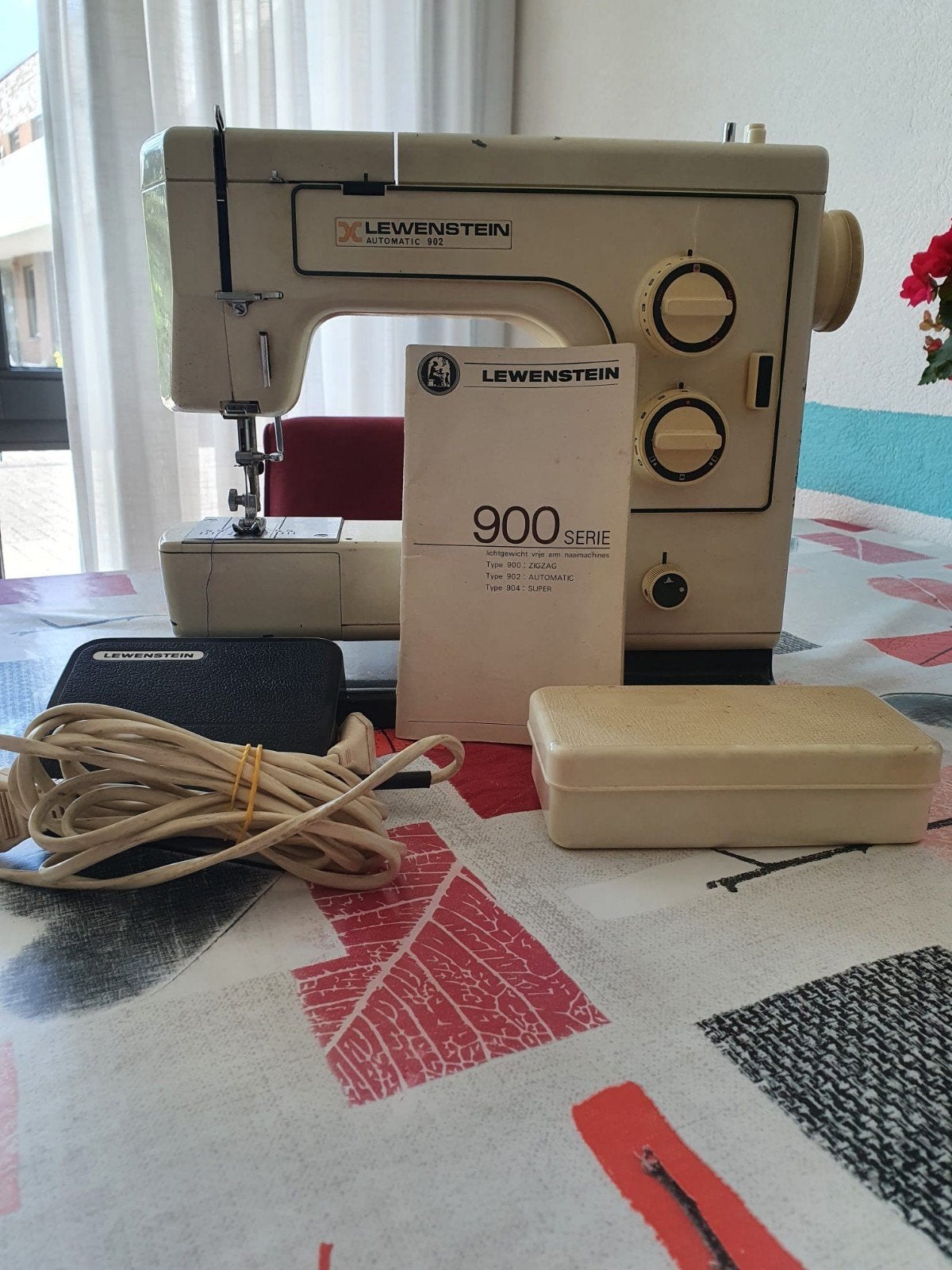 Lewenstein naaimachine, Hobby en Vrije tijd, Naaimachines en Toebehoren, Ophalen, Gebruikt, Naaimachine, Lewenstein