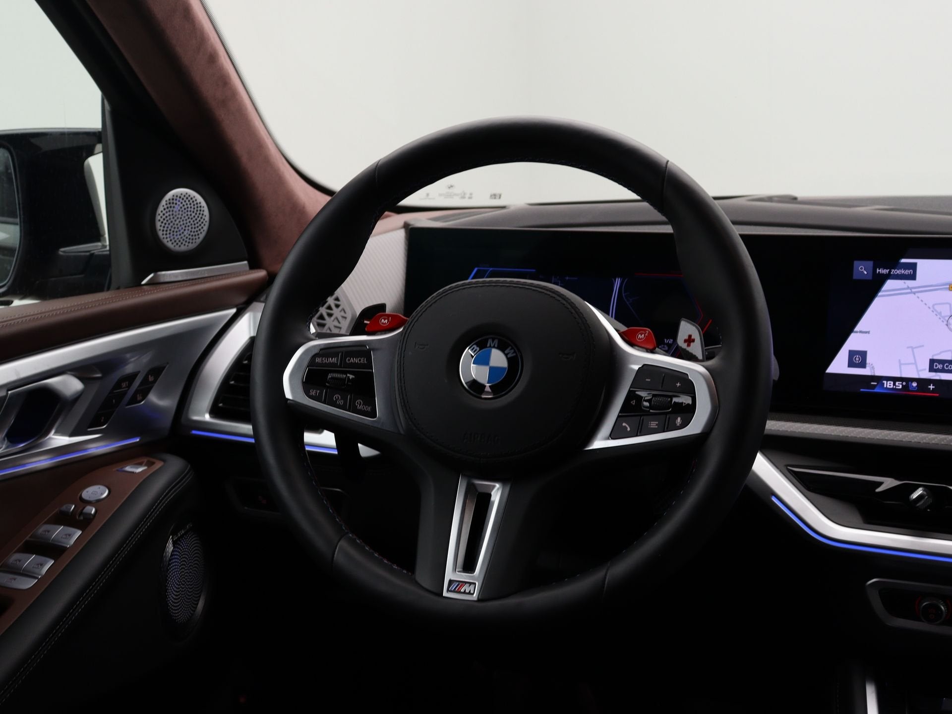 BMW XM PHEV 50e 30 kWh (bj 2026, automaat), Auto's, BMW, Gebruikt, Met garantie (alle), Overige brandstoffen, Zwart