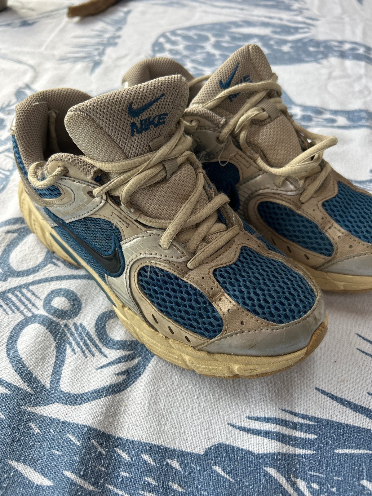 Nike sneakers blauw/beige - Maat 36, Kinderen en Baby's, Gebruikt, Jongen of Meisje, Schoenen, Ophalen of Verzenden