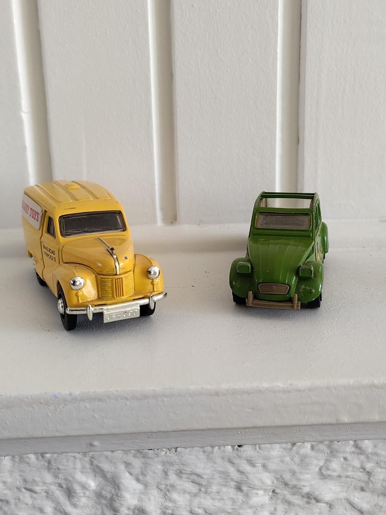 Twee Vintage matchbox Dinky Toys, Hobby en Vrije tijd, Modelauto's | 1:43, Gebruikt, Auto, Dinky Toys, Ophalen of Verzenden