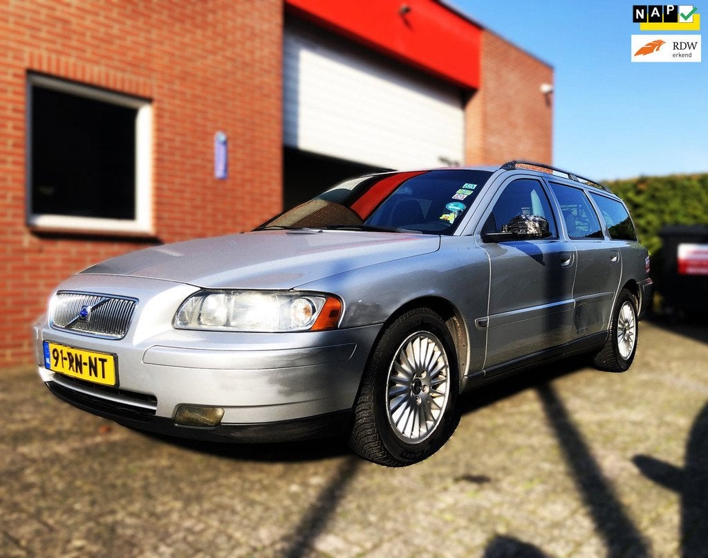 Volvo V70 2.4 140pk/Distr,riem VV/ Trekhaak, Voorwielaandrijving, Lichtsensor, Leder en Stof, 1470 kg