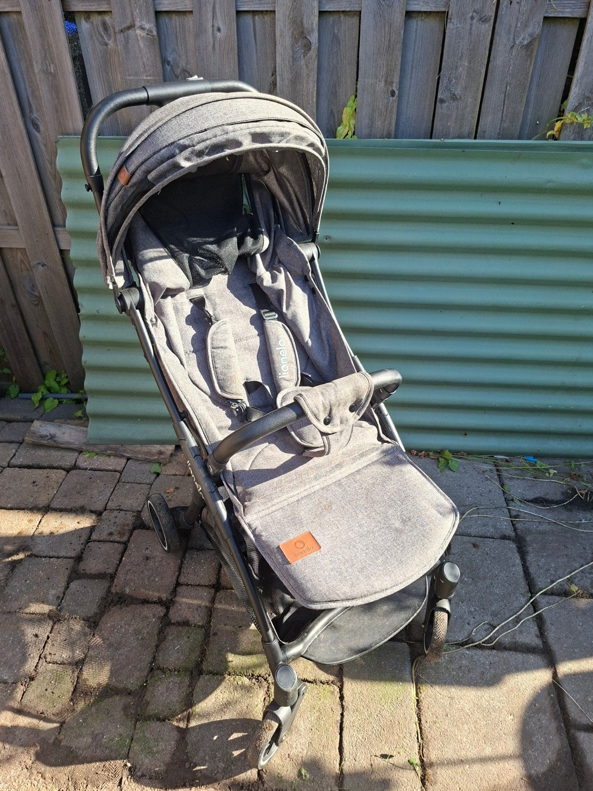 Lionelo buggy - Tweedehands met gebruikerssporen, Ophalen, Gebruikt, Overige merken