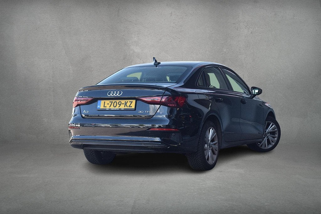 Audi A3 Limousine 30 TFSI Business edition | Apple CarPlay |, Auto's, Audi, Stof, Gebruikt, Zwart, Origineel Nederlands