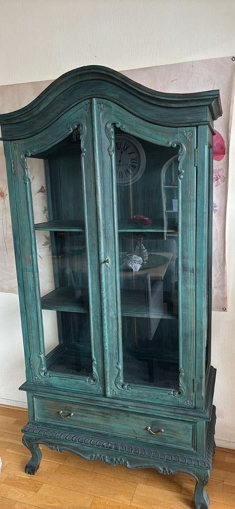 Unieke Groene Vitrinekast met Barok Details, Ophalen of Verzenden