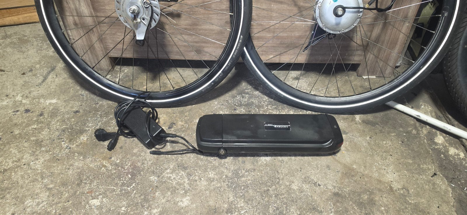 E-bike ombouwset: voorwielmotor, accu, lader (EGOING), Gebruikt