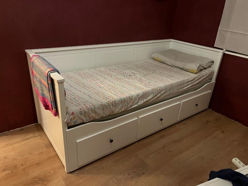 IKEA Hemnes and 2 Husvika mattresses, Huis en Inrichting, Ophalen, Gebruikt, Wit, Tweepersoons