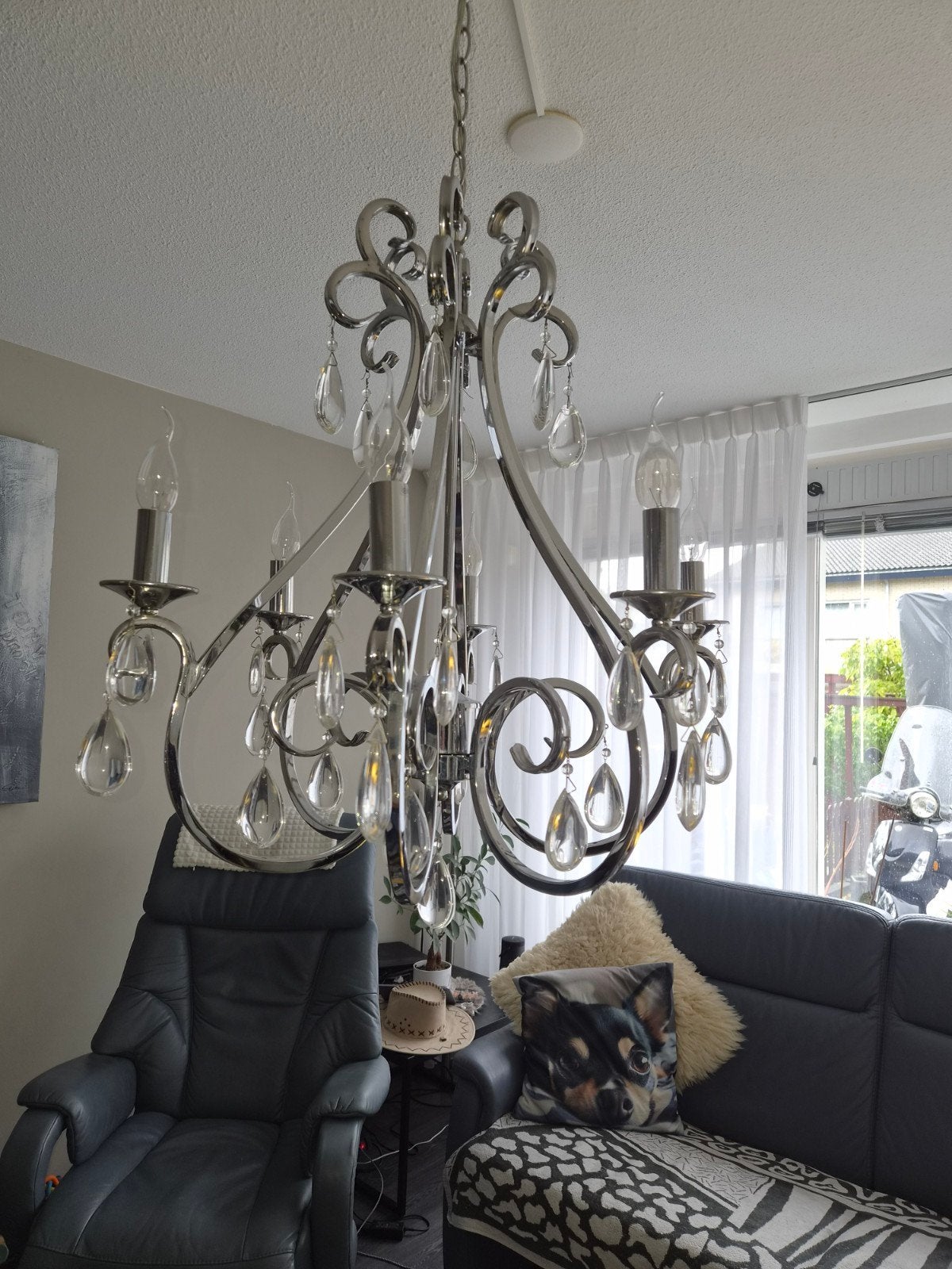 lampen en tafel., Ophalen