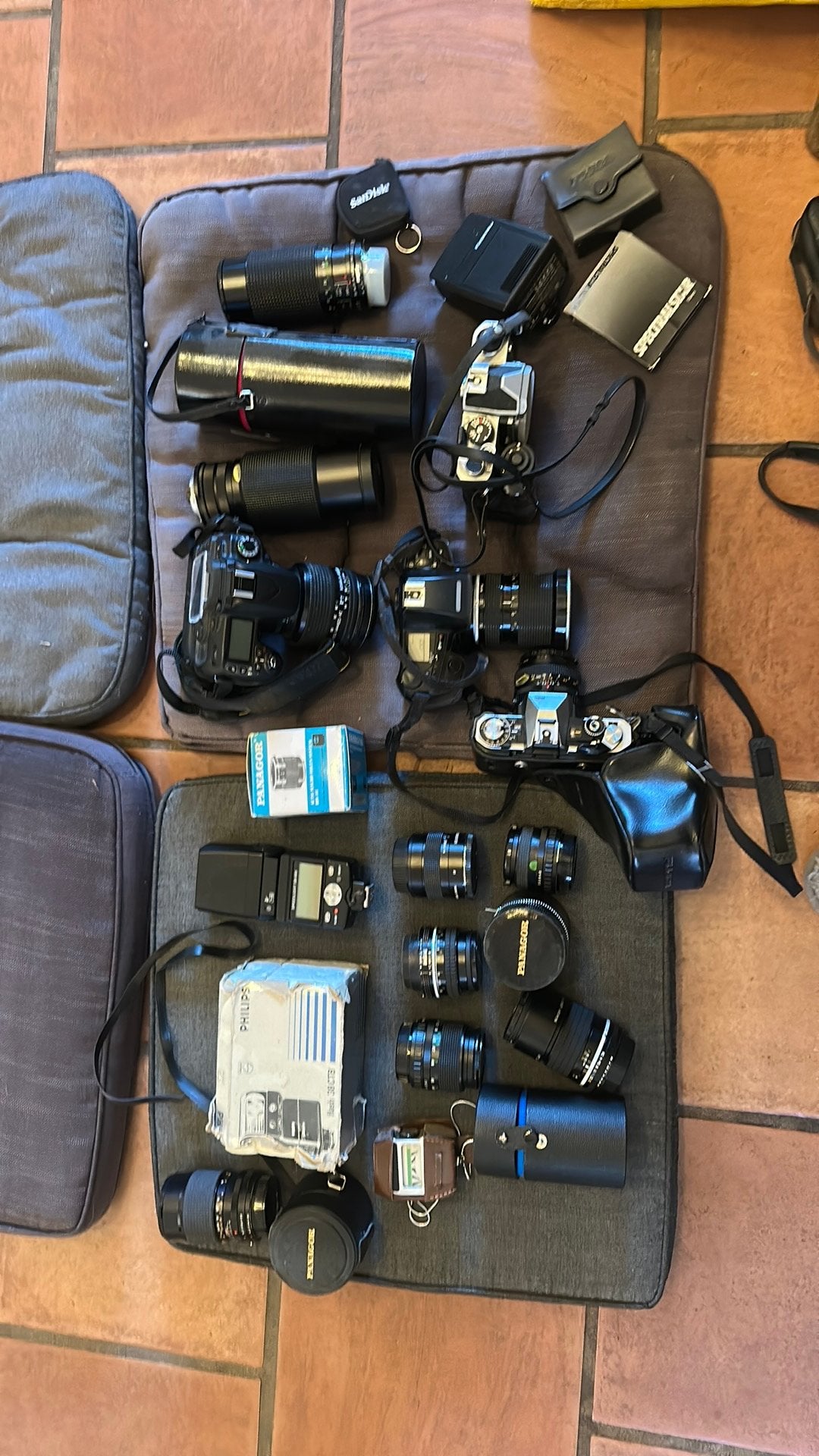 Diverse fotocamera’s en lenzen en toebehoren, Ophalen, Fototoestel