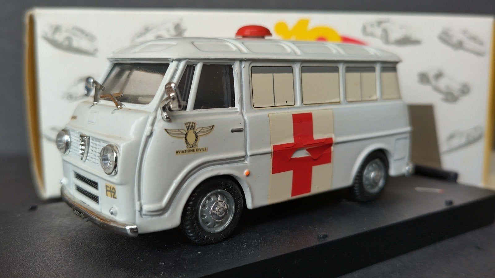 Alfa Romeo 2 ambulance Croce Rossa 1:43 Off 43 Pol, Overige merken, Auto, Verzenden, .