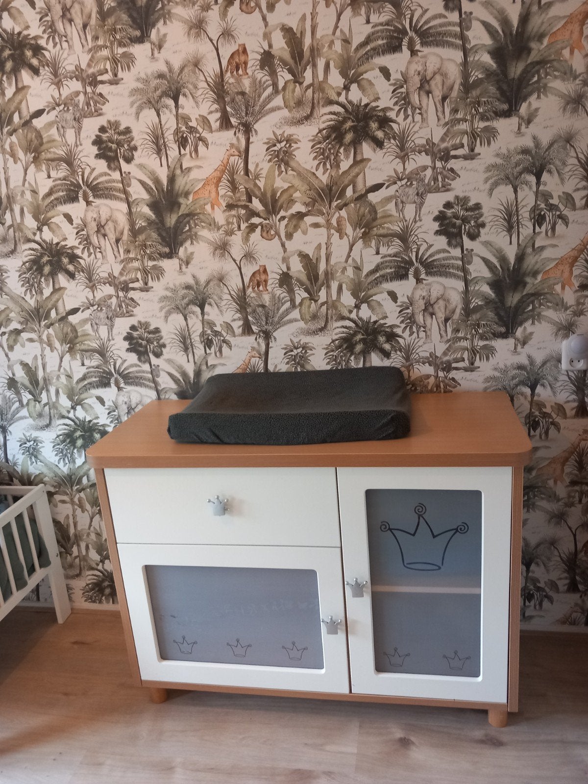 Ledikantje met bijpassende commode, Ophalen, Gebruikt, Ledikant