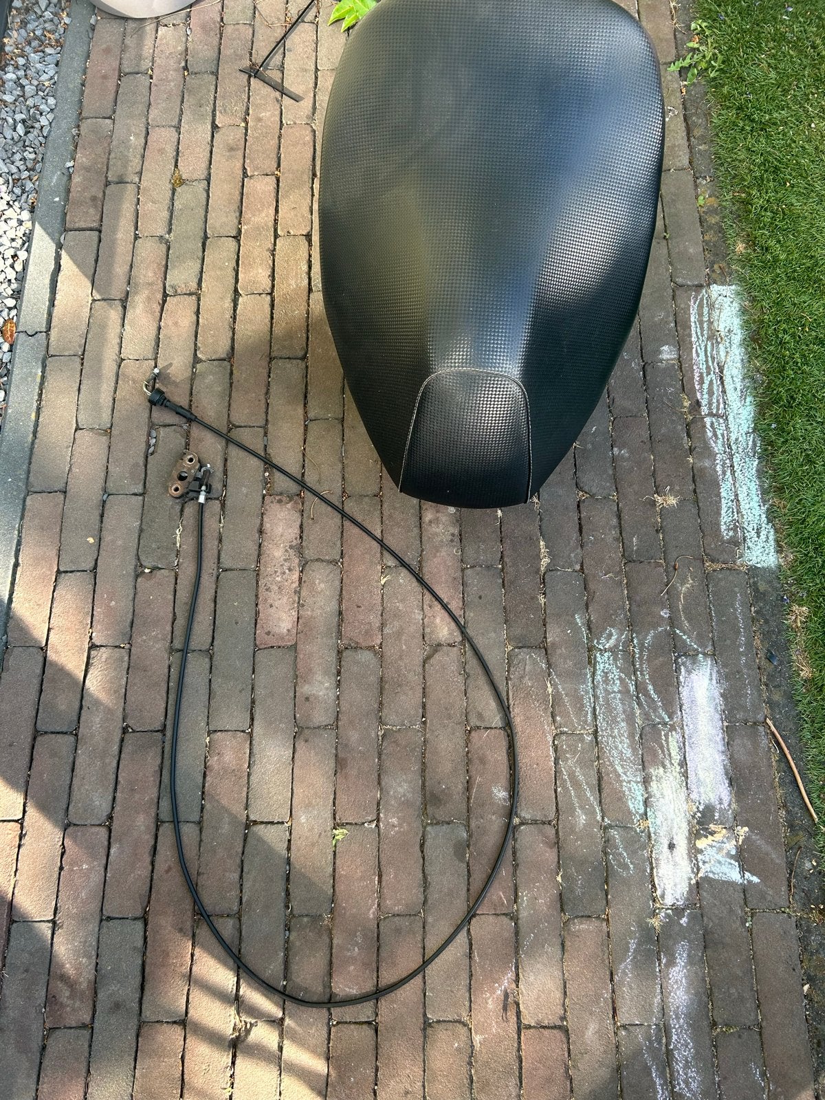 Yamaha Aerox buddyseat met bak en slot (2008), Fietsen en Brommers, Brommeronderdelen | Scooters, Ophalen, Gebruikt, Zadel, Yamaha