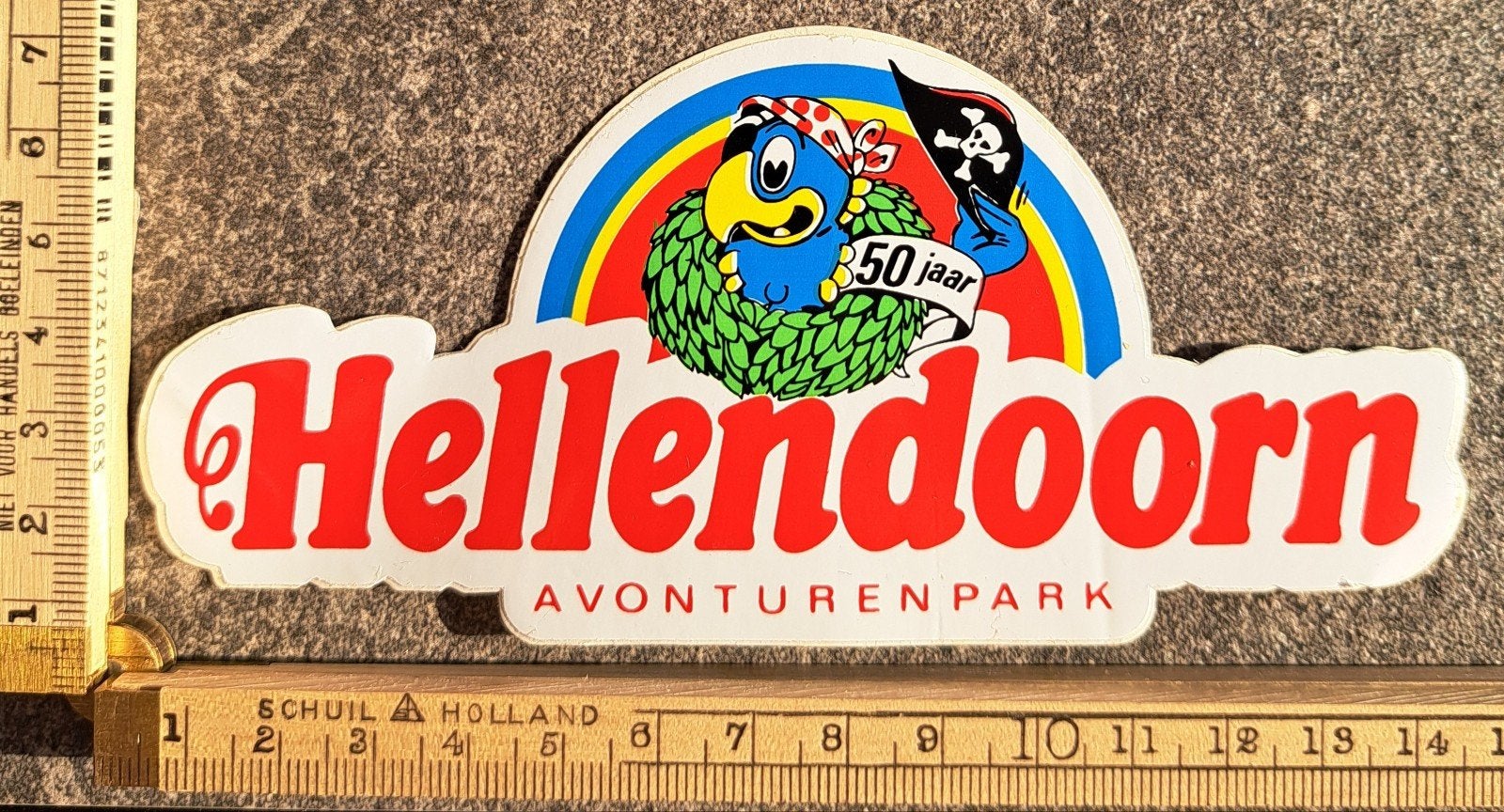 Vintage sticker Avonturenpark Hellendoorn papegaai piraat, Verzamelen, Ophalen of Verzenden, Zo goed als nieuw