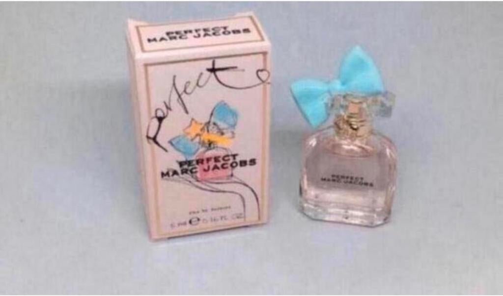Parfumminiatuur Perfect Marc Jacobs 5 ml eau de parfum, Verzamelen, Ophalen of Verzenden, Nieuw, Miniatuur, Gevuld