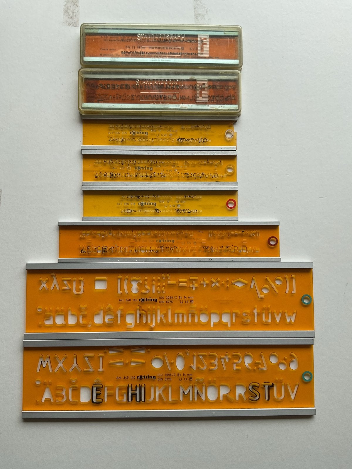 Rotring letterlinialen 8x, Ophalen of Verzenden, Gebruikt
