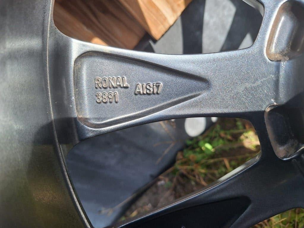 Foto 20 van Originele 18 Inch velgen Ford Kuga Vignale