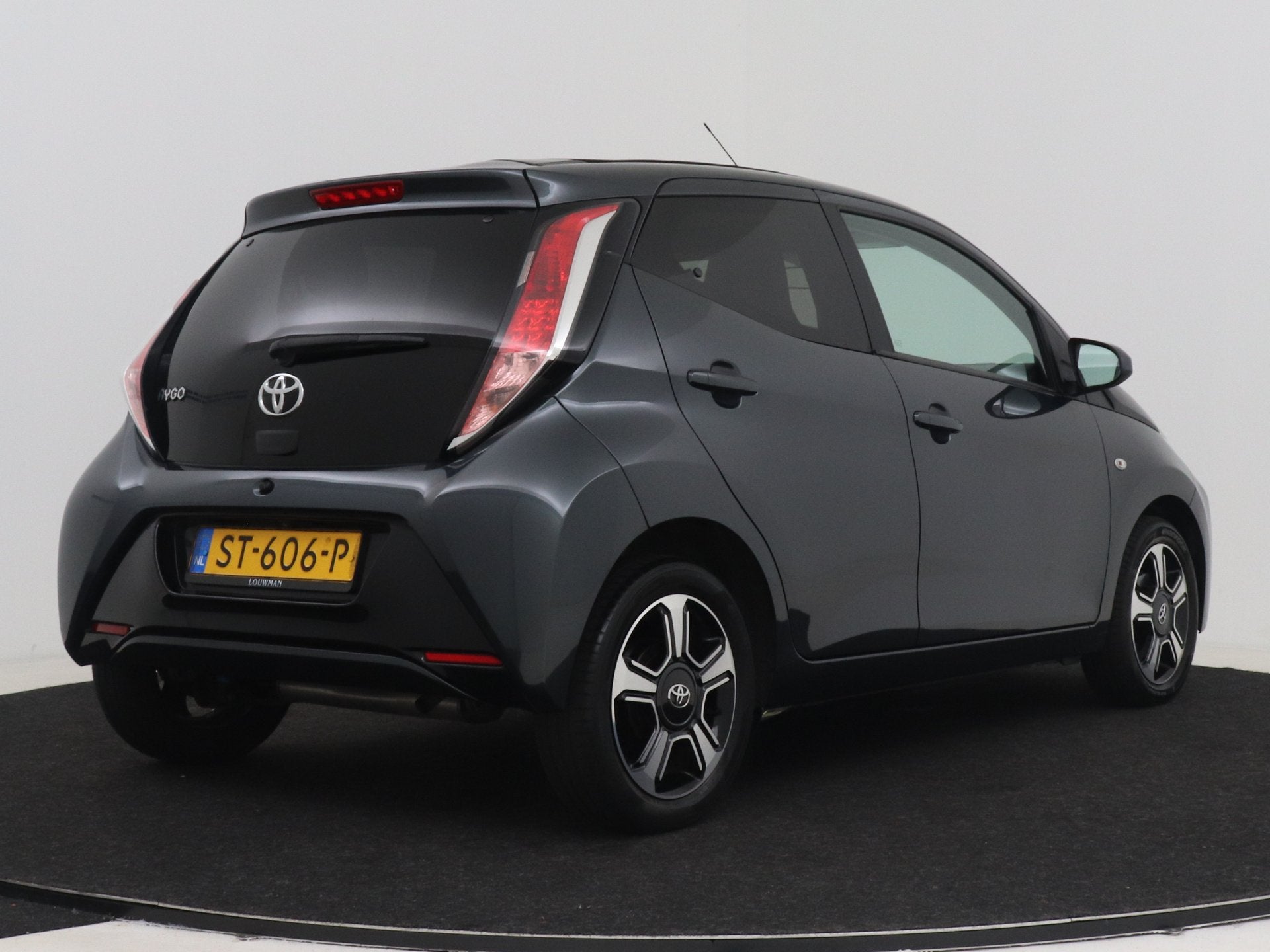 Toyota Aygo 1.0 VVT-i x-pose | Cabrio dak | Climate Control, Voorwielaandrijving, 12 maanden, Gebruikt, 4 stoelen